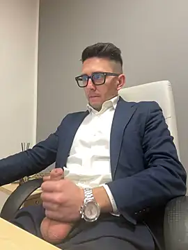 Snapshot of masterboss_ chatting on February 2025 01:00:02 PM masterboss online show from February 2025 01:00:02 PM