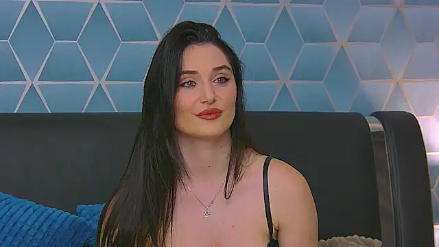Snapshot of KassieWeins chatting on October 2025 06:19:02 PM KassieWeins online show from October 2025 06:19:02 PM