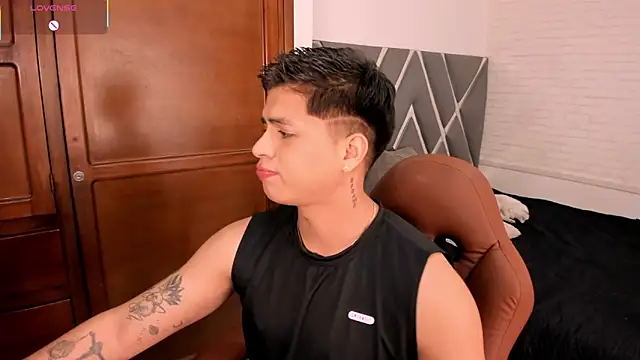 Niicky1  online show from February 2026 09:26:02 PM