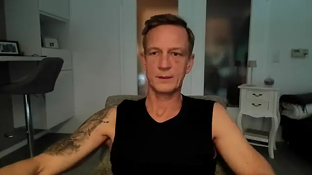 dirks71 online show from February 2026 08:57:02 AM