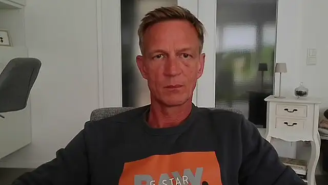 dirks71 online show from June 2026 01:57:02 PM