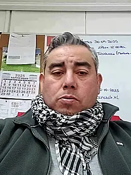 Manolete007x online show from September 2025 04:34:02 PM