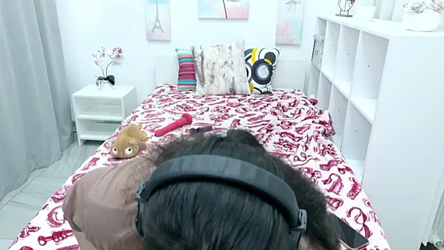 Nadine asian online show from February 2026 03:01:01 AM