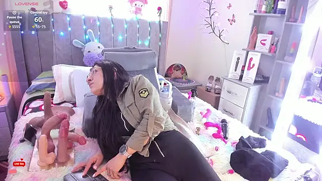 Rapunzeell  online show from November 2025 08:02:02 PM