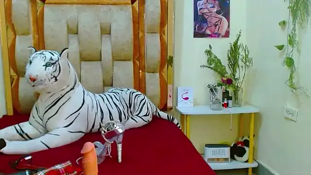 Snapshot of lady_scarlettt chatting on January 2025 09:15:01 AM lady scarlettt online show from January 2025 09:15:01 AM