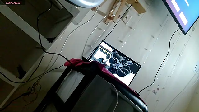 Snapshot of lady_scarlettt chatting on February 2025 07:30:01 PM lady scarlettt online show from February 2025 07:30:01 PM