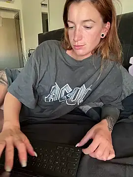 Laurahorney xo online show from September 2025 08:25:01 AM