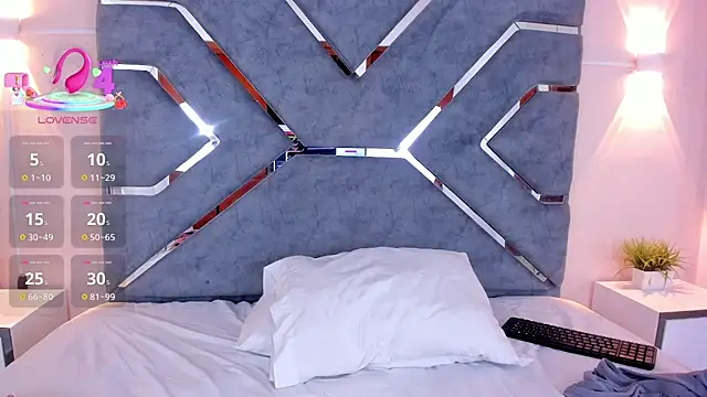 LucciaPorter online show from November 2025 09:59:01 PM