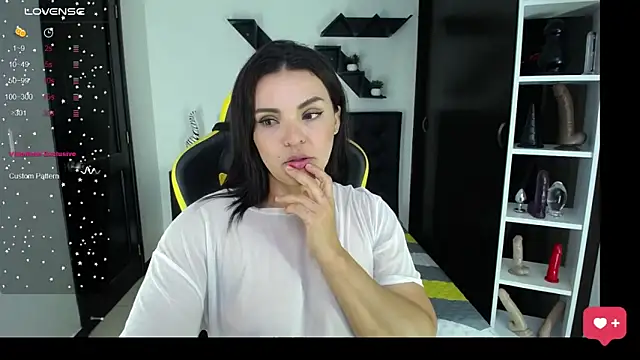 kendalladam online show from September 2025 07:19:02 PM