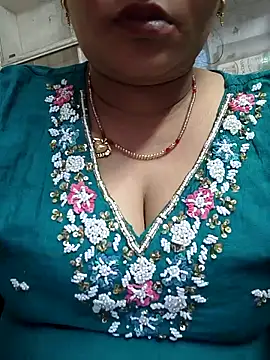 Snapshot of Ritasingh-0461 chatting on March 2025 07:40:02 AM Ritasingh-0461 online show from March 2025 07:40:02 AM