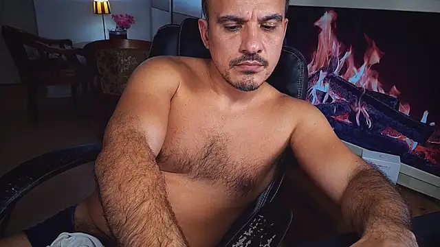 Snapshot of officeman7 chatting on December 2024 08:18:01 PM officeman7 online show from December 2024 08:18:01 PM