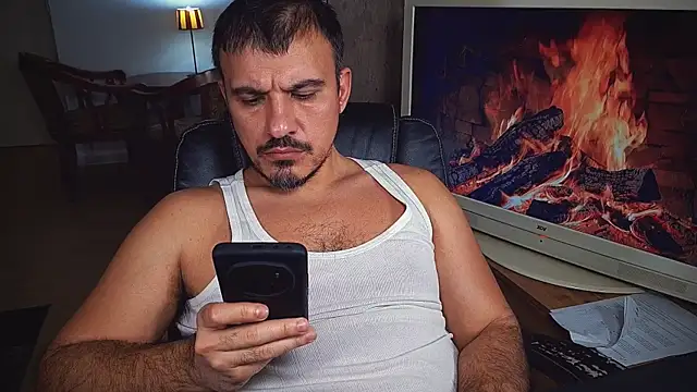 Snapshot of officeman7 chatting on February 2025 09:41:02 PM officeman7 online show from February 2025 09:41:02 PM