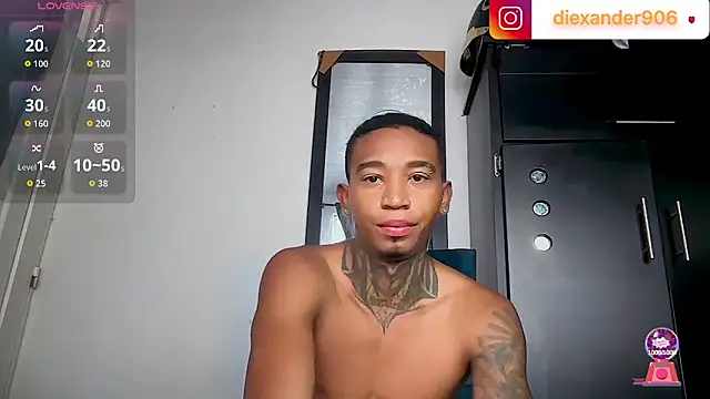 Snapshot of sexy_blacks_ chatting on April 2026 12:11:02 PM sexy blacks online show from April 2026 12:11:02 PM