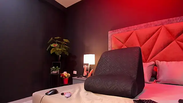 mia milff online show from September 2025 07:14:02 PM