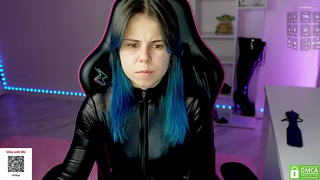 Latex Kitty online show from November 2025 04:27:01 PM