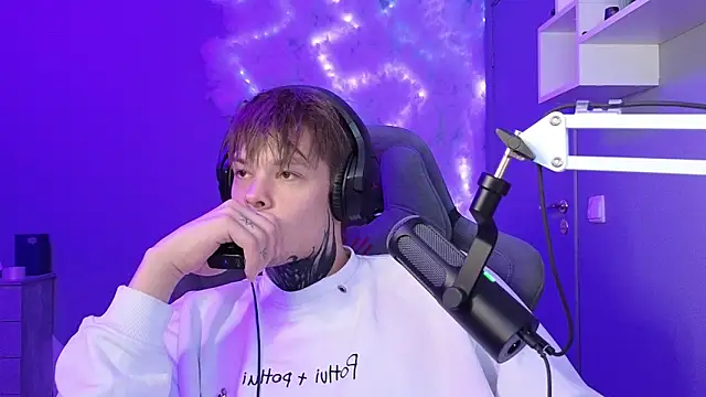 DENIS HERE online show from January 2025 05:21:02 AM