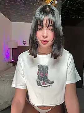 Snapshot of FoxyMx chatting on February 2026 03:24:02 AM FoxyMx online show from February 2026 03:24:02 AM