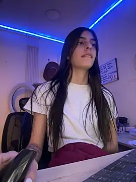 Snapshot of cristel_17 chatting on February 2025 07:15:01 AM cristel 17 online show from February 2025 07:15:01 AM