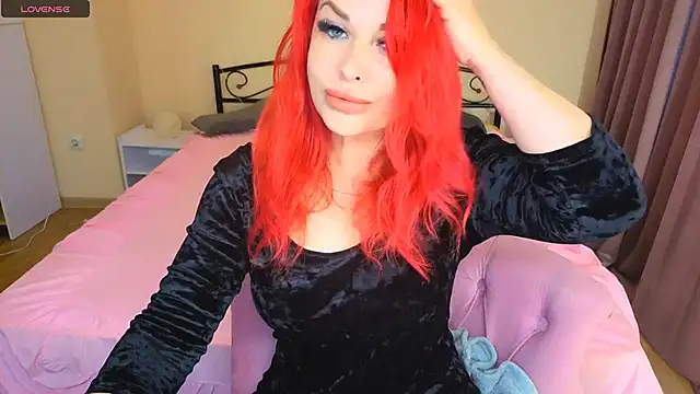 Snapshot of RedHeadBridget chatting on May 2026 05:05:02 AM RedHeadBridget online show from May 2026 05:05:02 AM