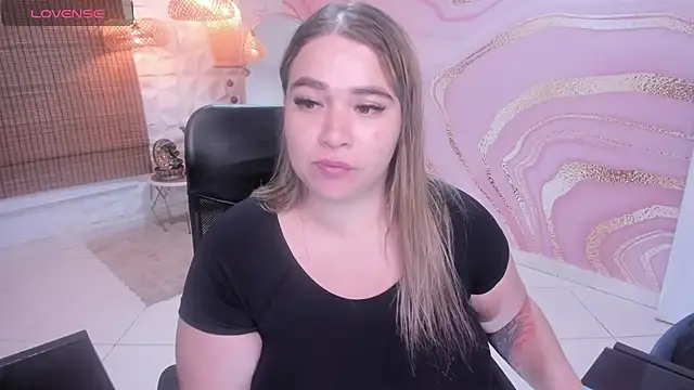 Snapshot of meliboobs_ chatting on October 2025 03:36:02 AM meliboobs online show from October 2025 03:36:02 AM