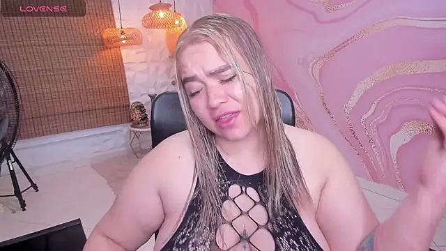 Snapshot of meliboobs_ chatting on November 2025 10:08:01 PM meliboobs online show from November 2025 10:08:01 PM