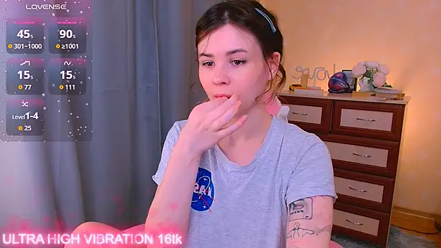 cutie mili online show from October 2025 07:39:01 AM