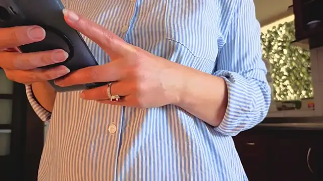 scarlett moore online show from February 2026 04:04:01 PM