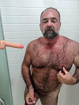 chainjulious online show from February 2025 11:48:01 PM