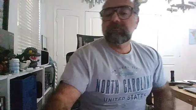 Snapshot of chainjulious chatting on November 2025 01:33:02 PM chainjulious online show from November 2025 01:33:02 PM