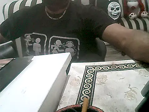 Snapshot of MezaRDanOnLineee chatting on February 2025 09:25:02 PM MezaRDanOnLineee online show from February 2025 09:25:02 PM