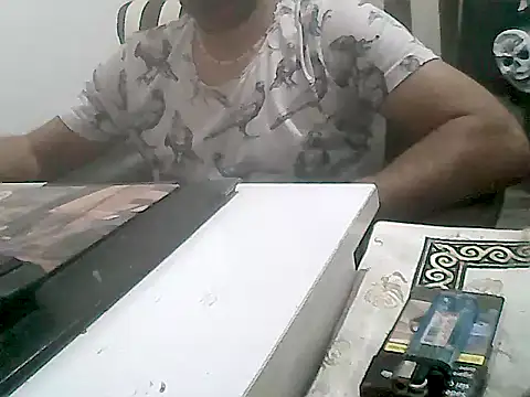 Snapshot of MezaRDanOnLineee chatting on March 2025 10:42:01 PM MezaRDanOnLineee online show from March 2025 10:42:01 PM