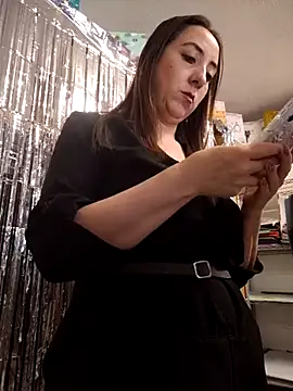 Mia Novikov online show from February 2026 06:03:01 PM