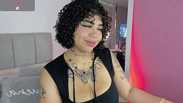 foxxy-lov3 online show from November 2025 12:53:01 PM