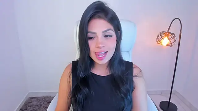 dominique21  online show from January 2025 04:30:02 AM