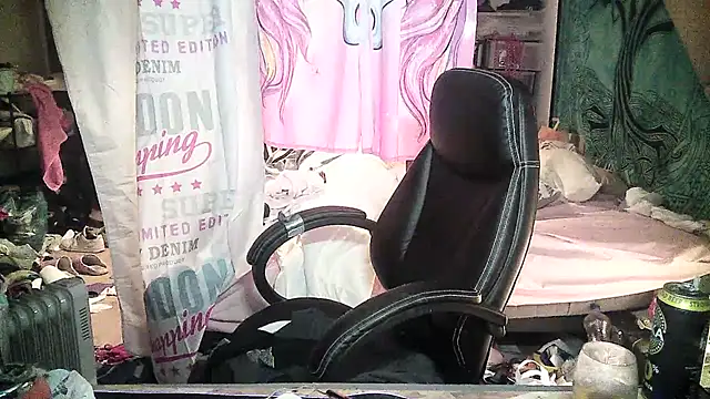 Snapshot of Ombeline1 chatting on February 2025 02:42:01 PM Ombeline1 online show from February 2025 02:42:01 PM