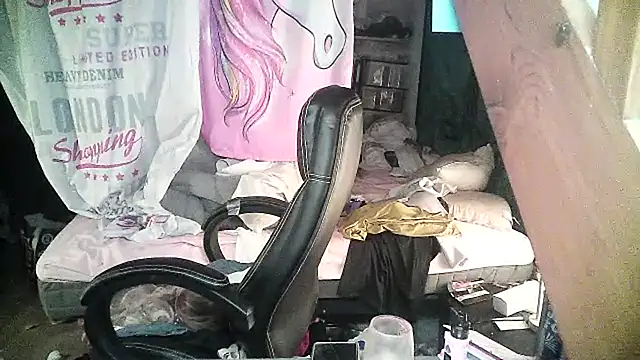 Snapshot of Ombeline1 chatting on February 2025 09:54:01 PM Ombeline1 online show from February 2025 09:54:01 PM