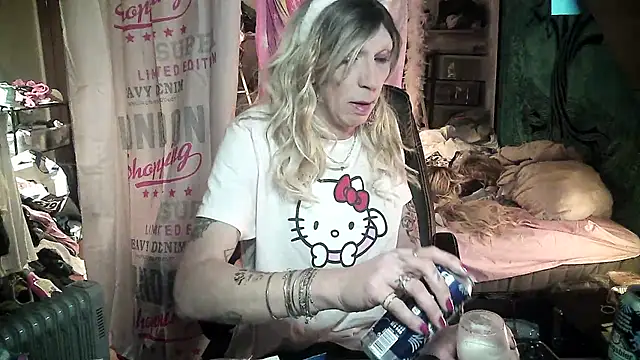 Snapshot of Ombeline1 chatting on February 2025 07:30:01 PM Ombeline1 online show from February 2025 07:30:01 PM