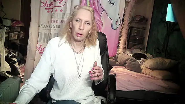 Snapshot of Ombeline1 chatting on February 2025 08:03:01 AM Ombeline1 online show from February 2025 08:03:01 AM