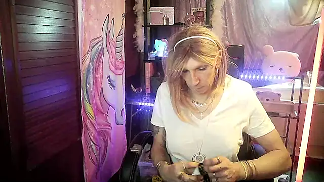 Snapshot of Ombeline1 chatting on March 2025 12:25:01 PM Ombeline1 online show from March 2025 12:25:01 PM