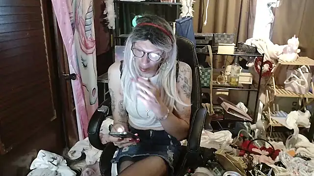 Snapshot of Ombeline1 chatting on September 2025 05:29:01 AM Ombeline1 online show from September 2025 05:29:01 AM