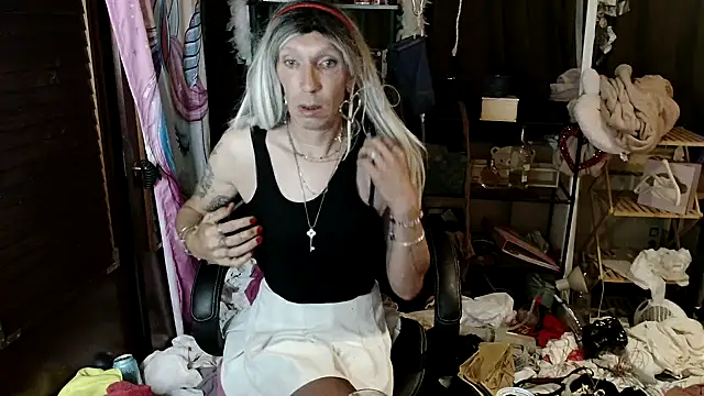 Snapshot of Ombeline1 chatting on September 2025 12:58:02 AM Ombeline1 online show from September 2025 12:58:02 AM