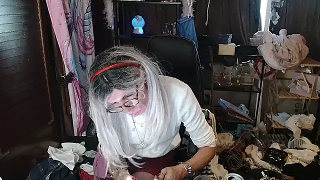 Snapshot of Ombeline1 chatting on September 2025 05:57:02 AM Ombeline1 online show from September 2025 05:57:02 AM