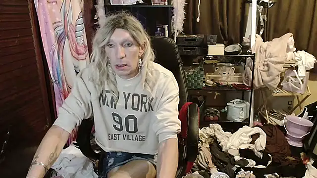 Snapshot of Ombeline1 chatting on November 2025 05:34:01 PM Ombeline1 online show from November 2025 05:34:01 PM