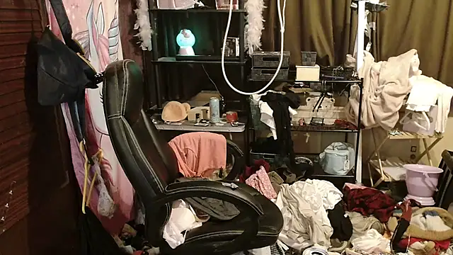 Snapshot of Ombeline1 chatting on November 2025 06:41:02 PM Ombeline1 online show from November 2025 06:41:02 PM