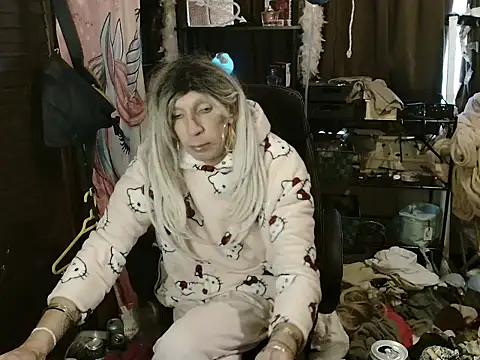 Snapshot of Ombeline1 chatting on November 2025 01:00:02 PM Ombeline1 online show from November 2025 01:00:02 PM