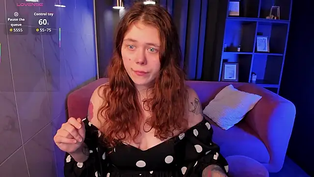 Snapshot of SophiePure chatting on February 2026 08:05:02 PM SophiePure online show from February 2026 08:05:02 PM