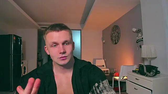 Samuel Andrew online show from October 2025 06:48:01 AM