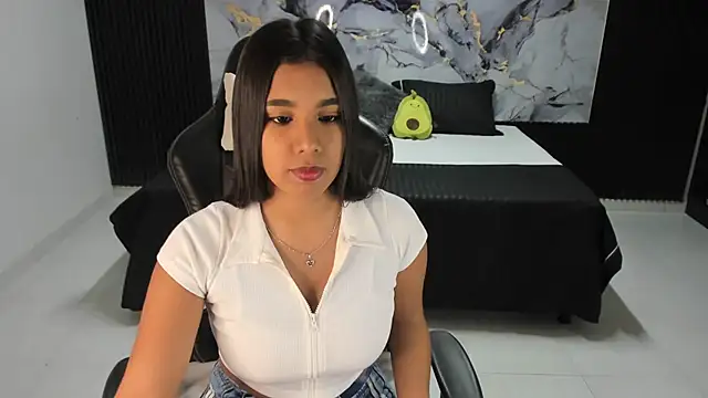 Ivy 16 online show from February 2025 12:05:02 PM