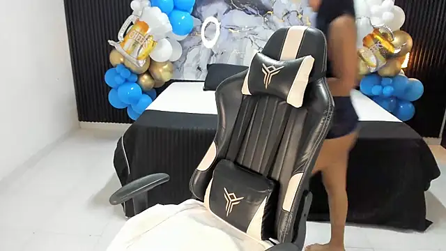 Ivy 16 online show from October 2025 12:04:02 PM