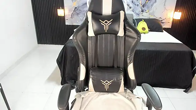 Ivy 16 online show from November 2025 12:04:01 PM